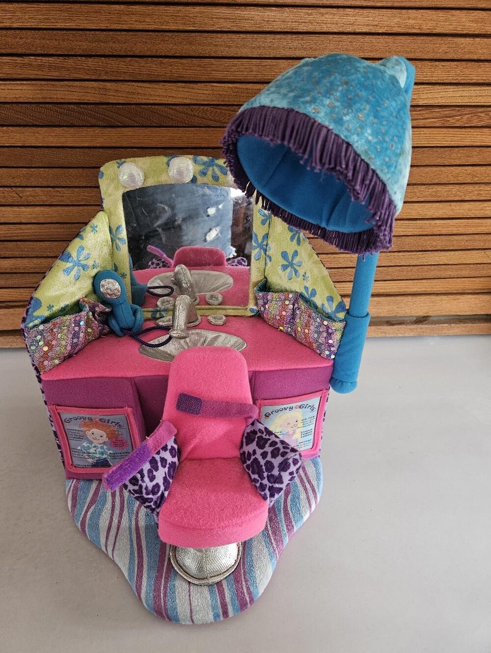 Groovy Girls "Sittin' Pretty Salon" Plush Vanity